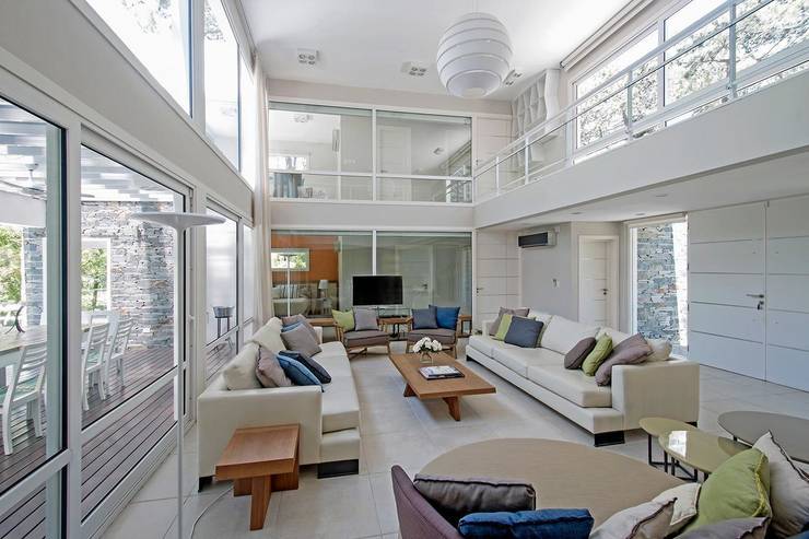 Soggiorno in stile  di Estudio Sespede Arquitectos