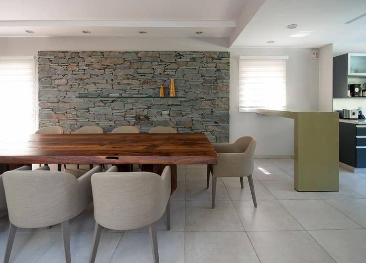 Sala da pranzo in stile  di Estudio Sespede Arquitectos
