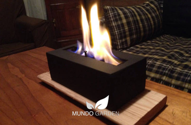 modern  by Mundo Garden, Modern Iron/Steel  