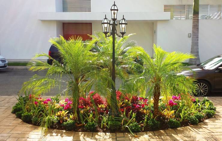 23 jardines perfectos para adornar la entrada de tu casa