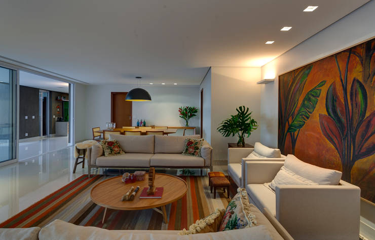 Salas de Estar e Jantar: Sala de estar  por Lage Caporali Arquitetas Associadas