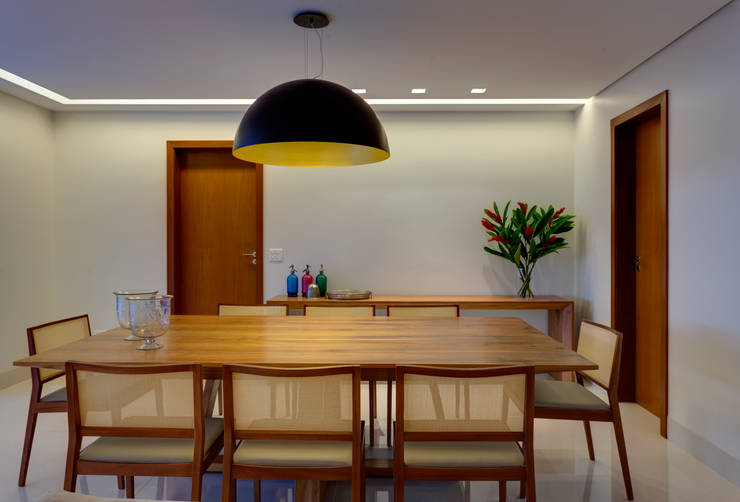 Sala de Jantar: Sala de jantar  por Lage Caporali Arquitetas Associadas