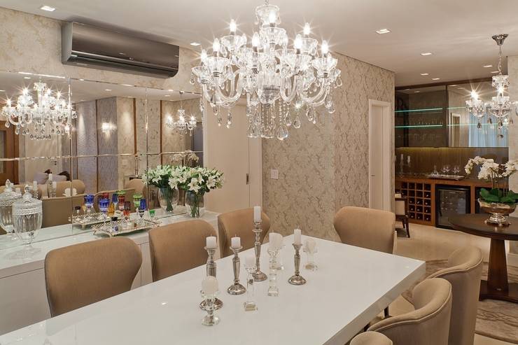 Sala da pranzo in stile  di Mariane e Marilda Baptista - Arquitetura & Interiores