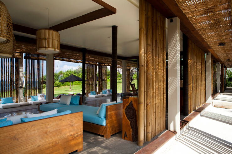Living room homify Salas de estilo tropical