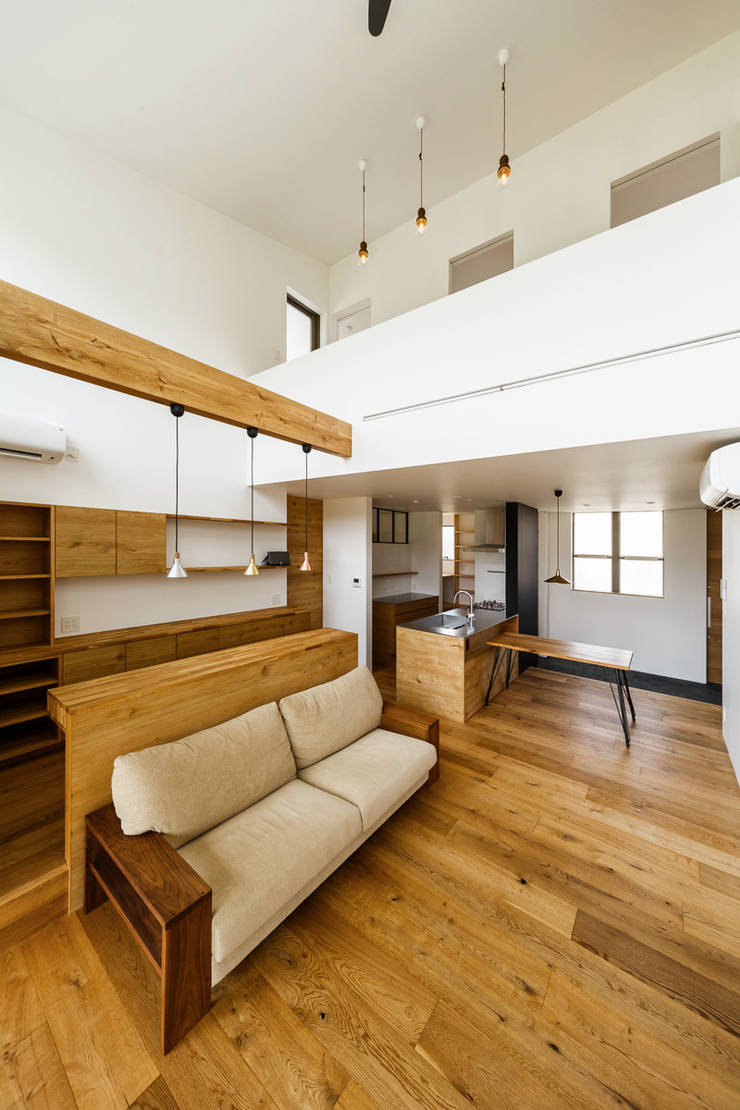 Livings de estilo  por 一級建築士事務所haus
