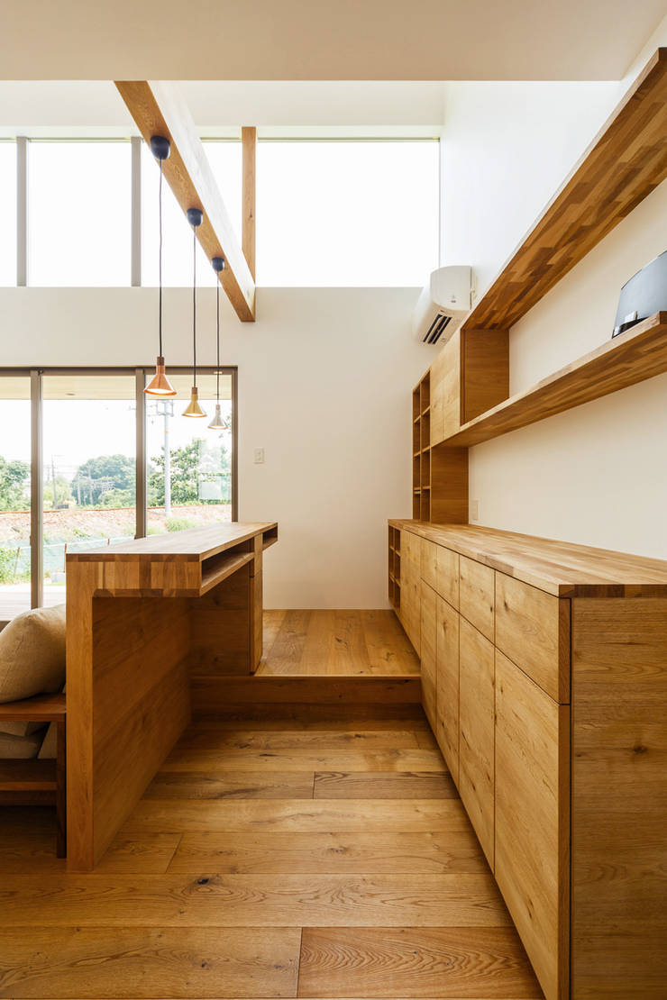 Livings de estilo  por 一級建築士事務所haus