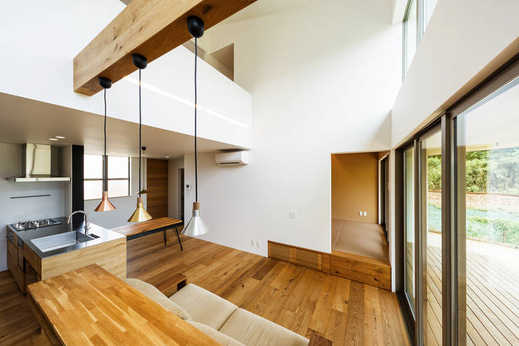 Livings de estilo  por 一級建築士事務所haus