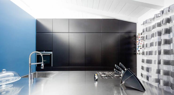 廚房 by 23bassi studio di architettura