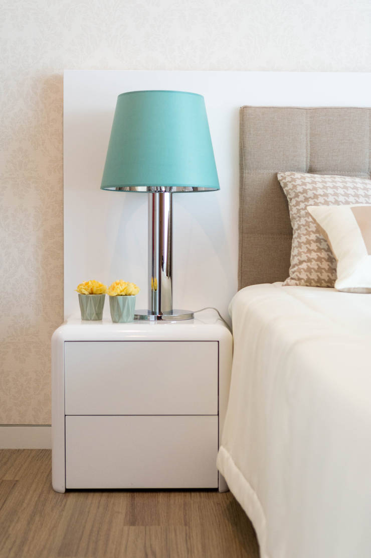 Recámaras de estilo  por Ângela Pinheiro Home Design, Moderno Algodón Rojo 