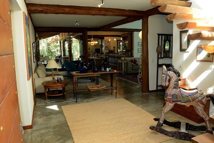 Casas de estilo  por Arquitetamos Escritório Autônomo