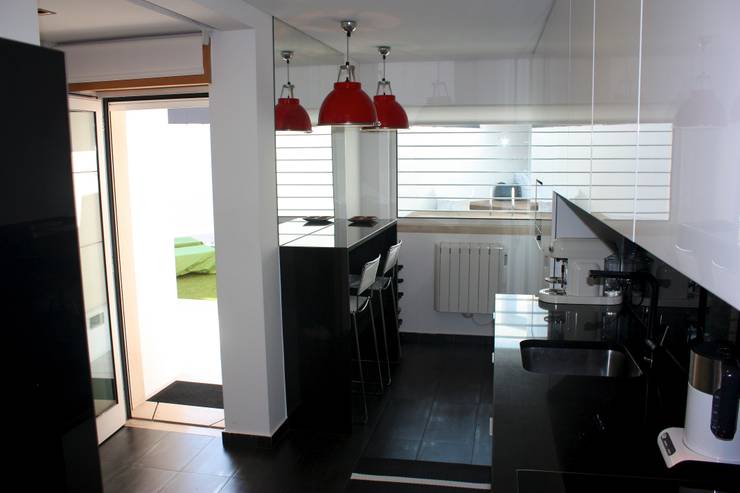  Kitchen by ARQAMA - Arquitetura e Design Lda