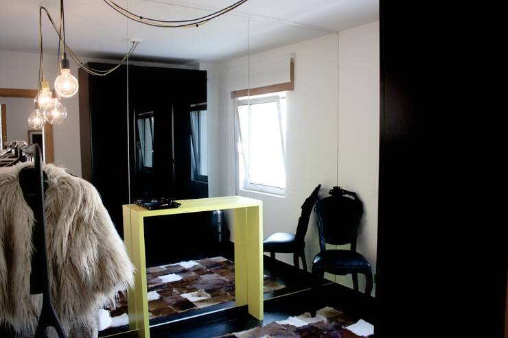  Dressing room by ARQAMA - Arquitetura e Design Lda