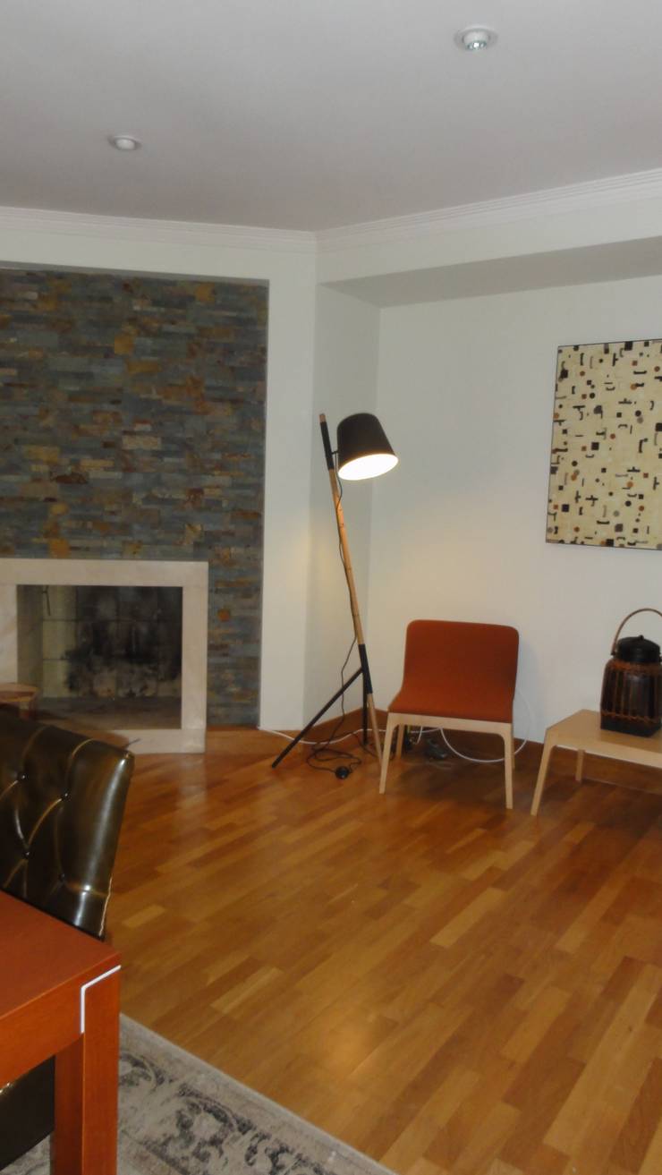  Living room by ARQAMA - Arquitetura e Design Lda