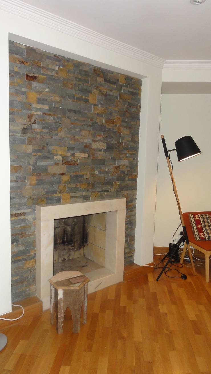  Living room by ARQAMA - Arquitetura e Design Lda