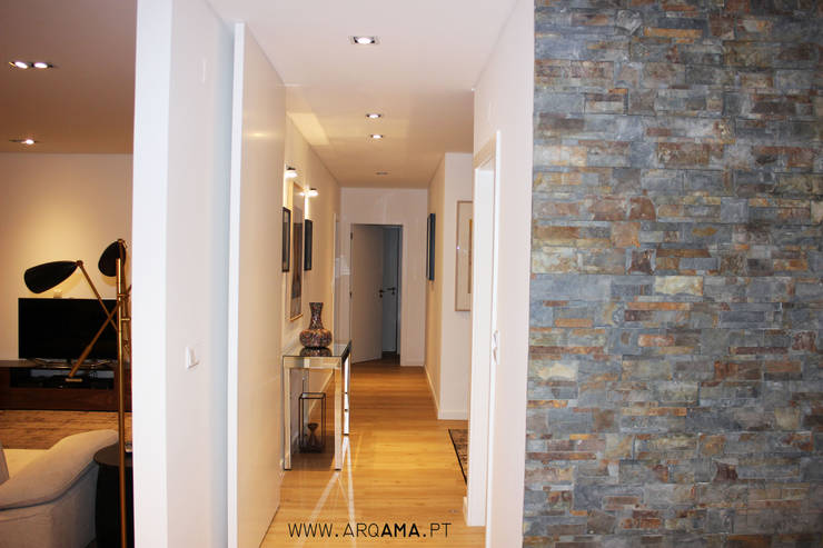  Corridor & hallway by ARQAMA - Arquitetura e Design Lda