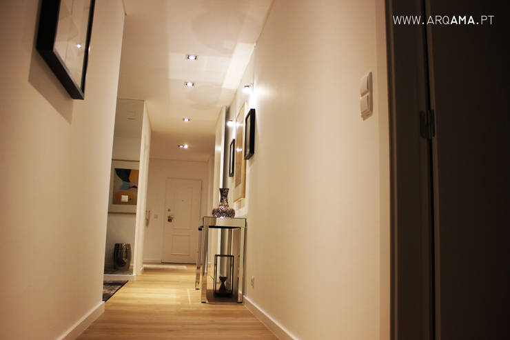 Corridor & hallway by ARQAMA - Arquitetura e Design Lda