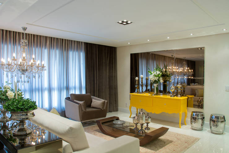  Woonkamer door Michele Moncks Arquitetura