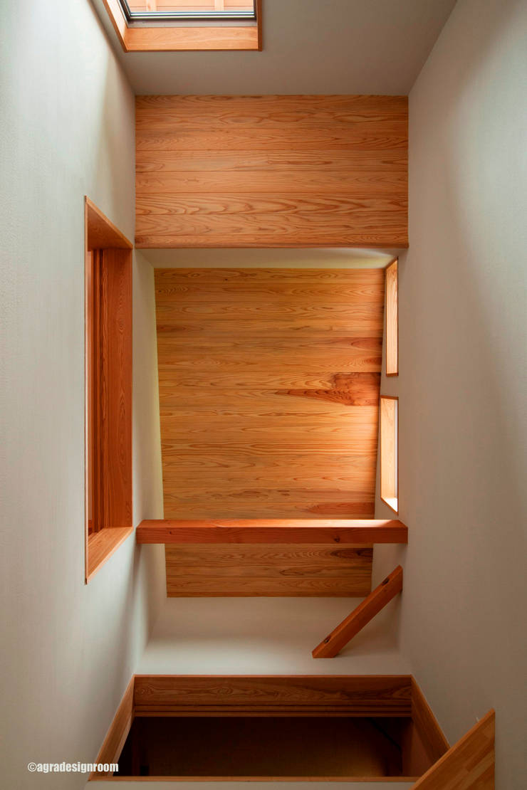 アグラ設計室一級建築士事務所　agra design room:  tarz Koridor ve Hol