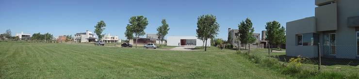 Casas de estilo  por VISMARACORSI ARQUITECTOS