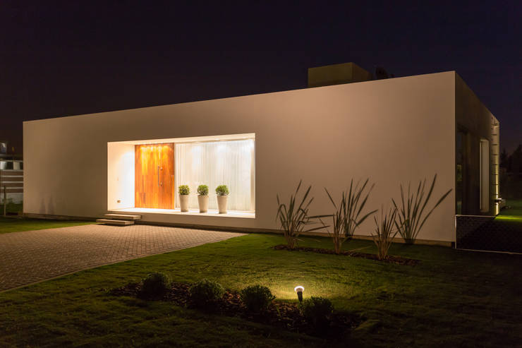 Casas de estilo  por VISMARACORSI ARQUITECTOS