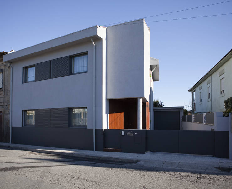   door Lendas e Detalhes, Lda