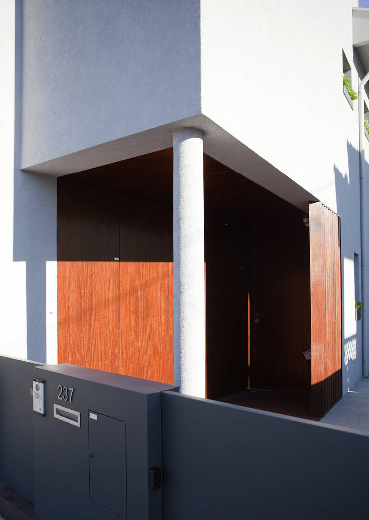   door Lendas e Detalhes, Lda