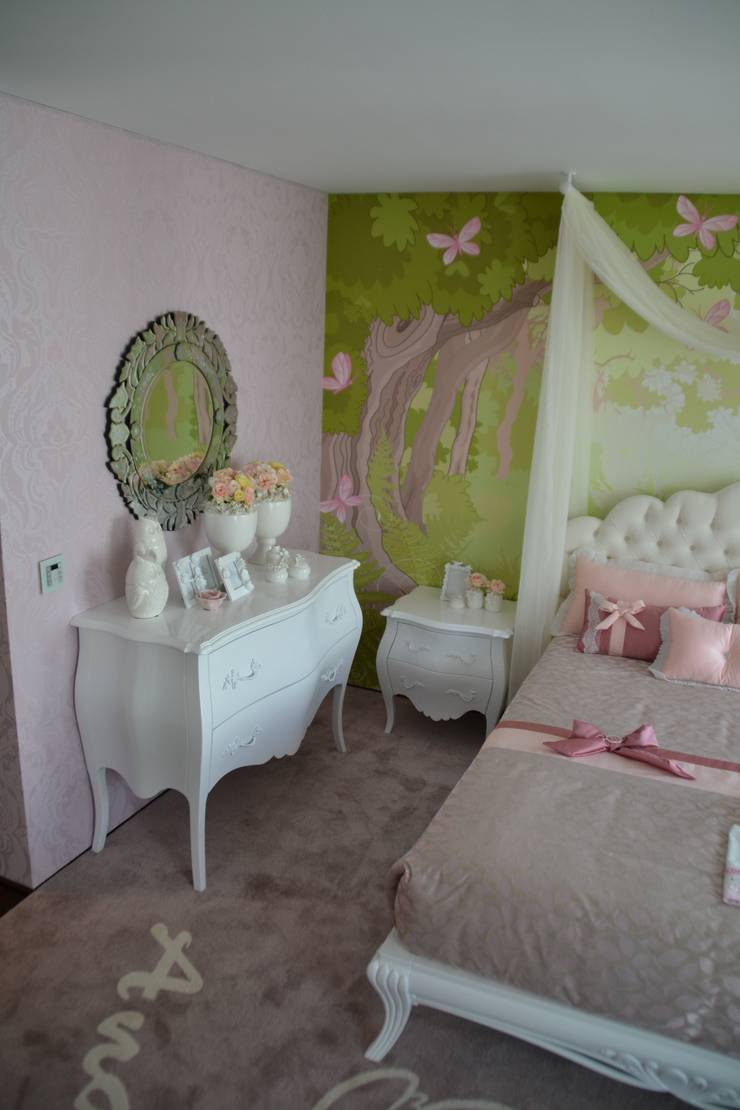 Projeto e Decoração  – Quarto Princesa: Salas de estar modernas por Detalhes & Design