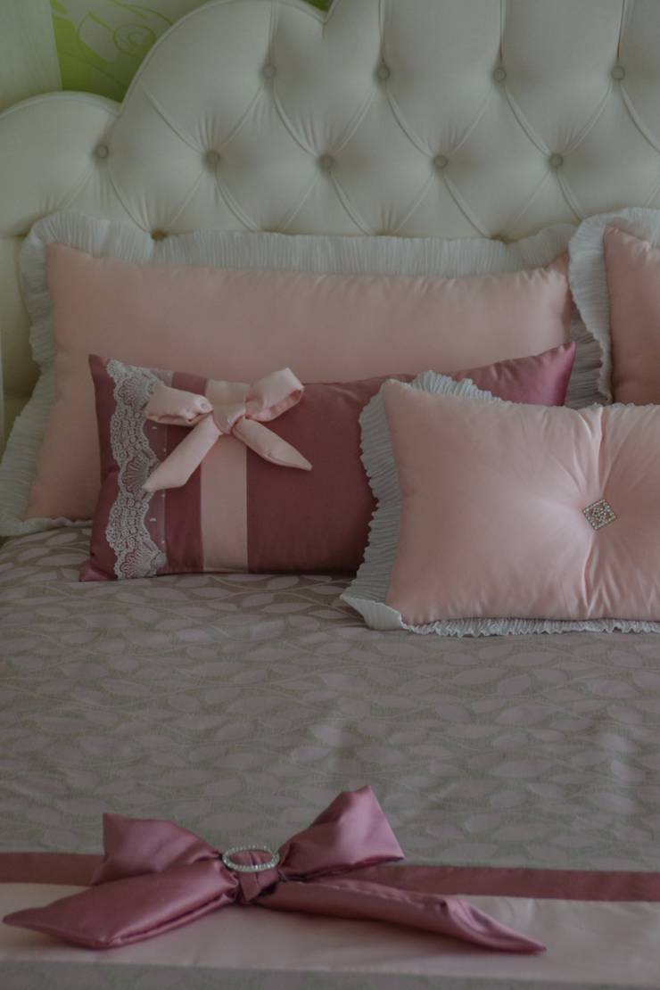 Projeto e Decoração  – Quarto Princesa: Quartos de criança modernos por Detalhes & Design