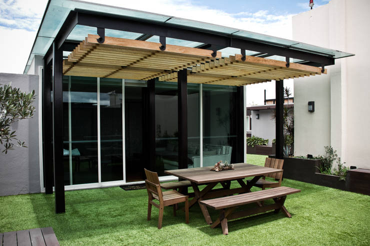 15 pérgolas de madera para la entrada y patio de tu casa