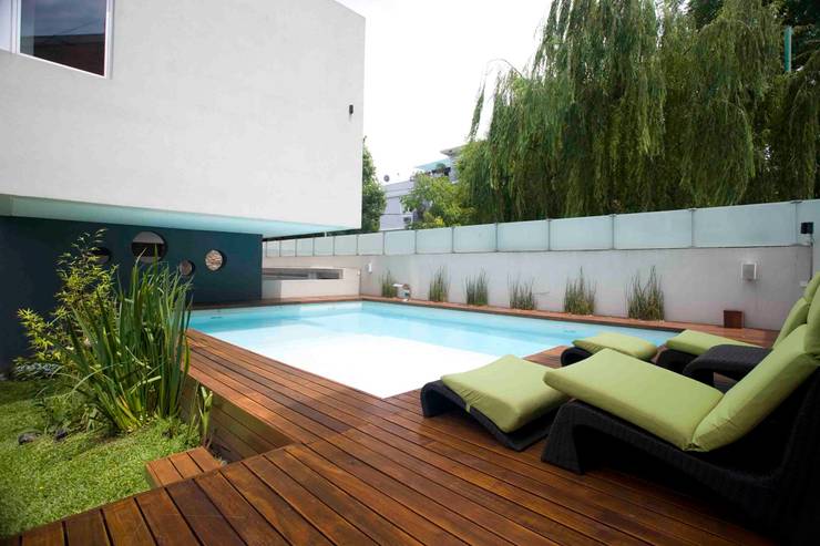 Casa Devoto: Piletas de estilo  por Remy Arquitectos,Moderno   