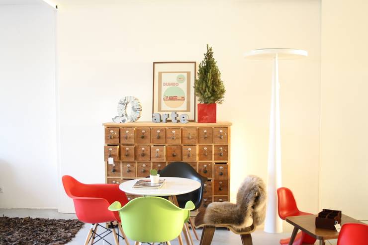   por Entre Led e Design , Minimalista Madeira Efeito de madeira 