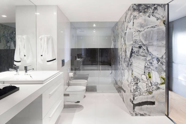  Badkamer door GAVINHO Architecture & Interiors
