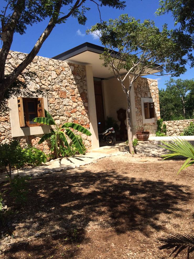 Fachada Principal: Casas de estilo  por Degetau Arquitectura y Diseño, Tropical   