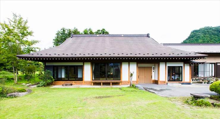 マルモコハウス 房屋的主体完全保留了日式平房的外观,出入口设