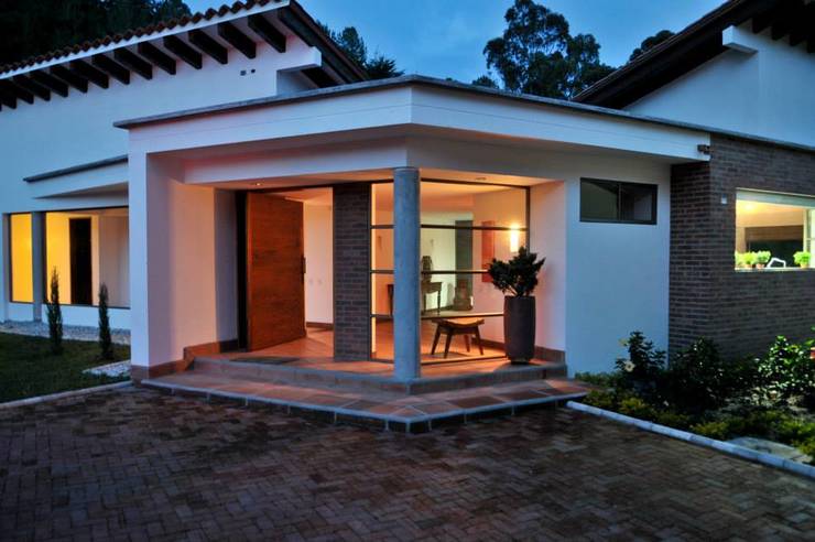  منازل تنفيذ WVARQUITECTOS