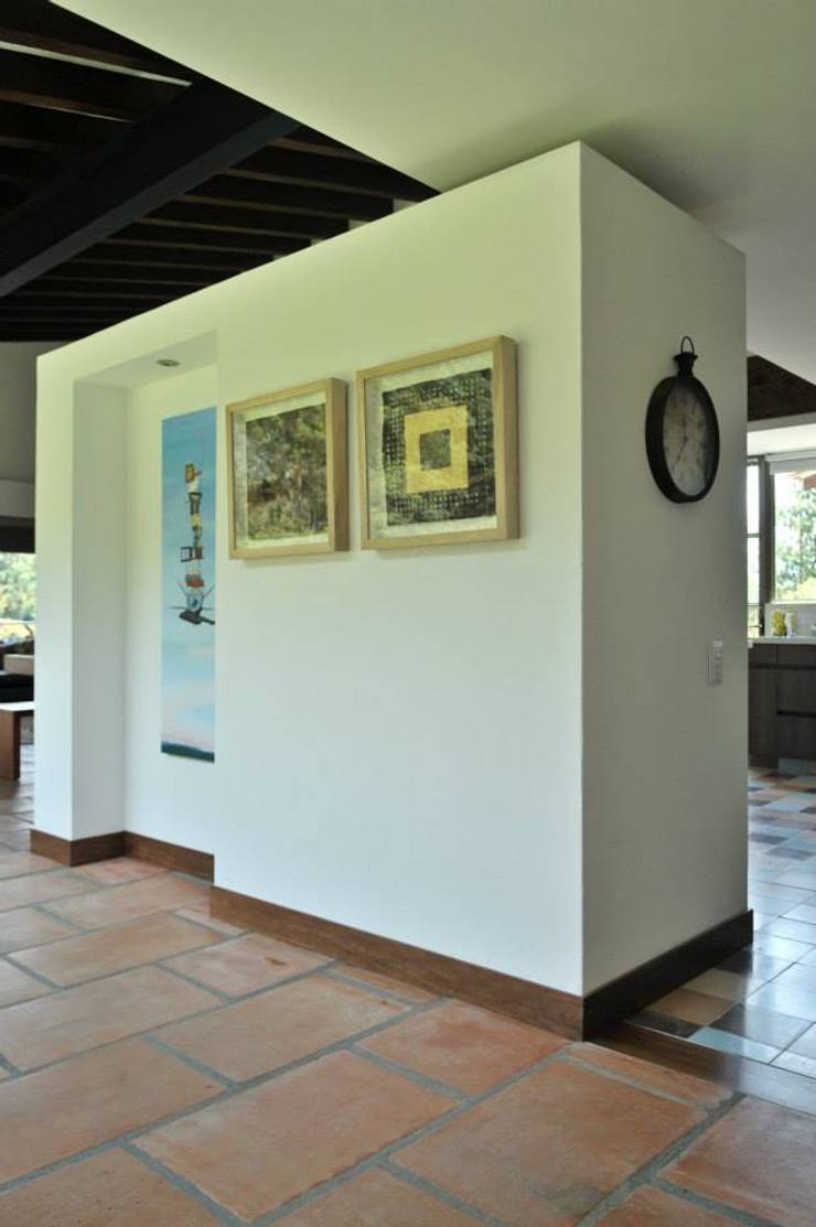  الممر والمدخل تنفيذ WVARQUITECTOS