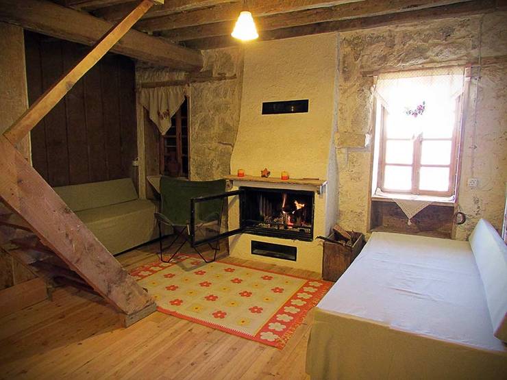  غرفة المعيشة تنفيذ Mimar Damla Demircioğlu