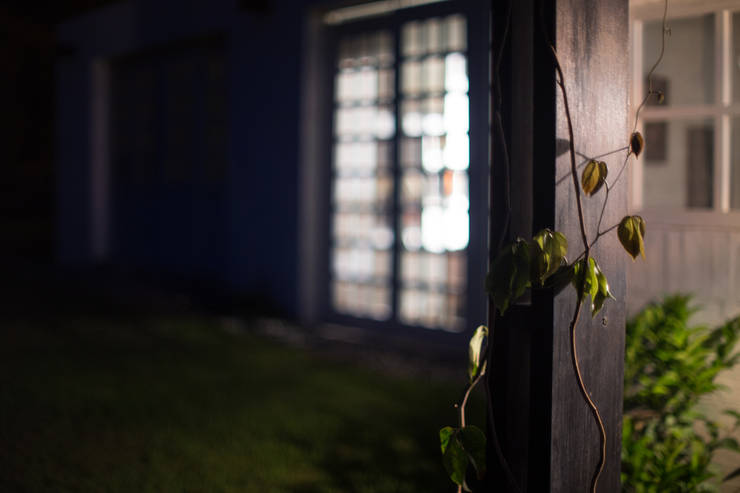 Salas / recibidores de estilo  por SDHR Arquitectura