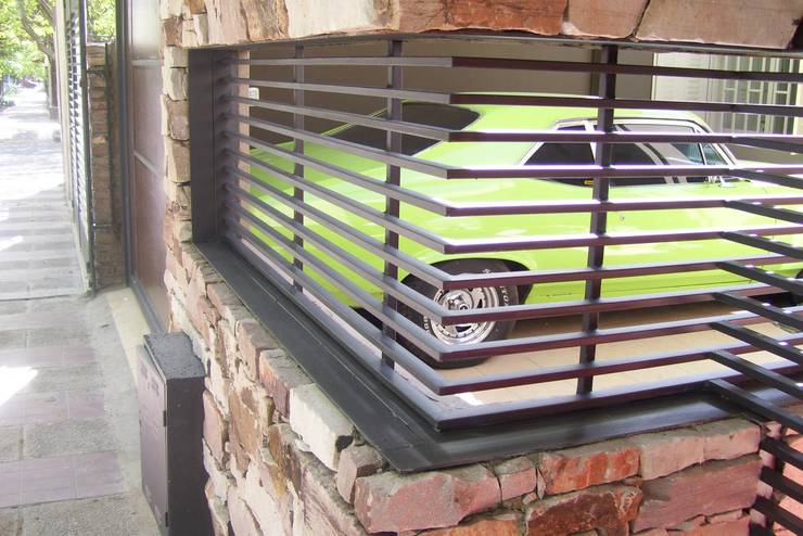 Ampliación de cochera y modernización de fachada