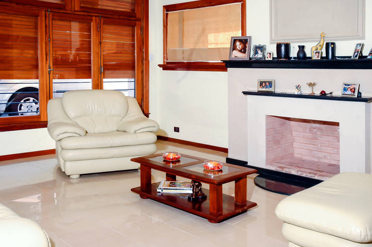  غرفة المعيشة تنفيذ Carbone Fernandez Arquitectos