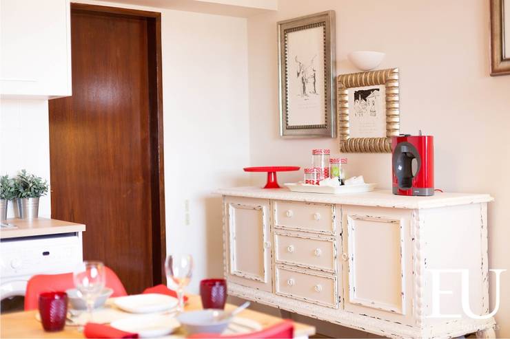 APARTAMENTO TURÍSTICO PRÍNCIPE REAL – LISBOA: Quartos de criança modernos por EU INTERIORES