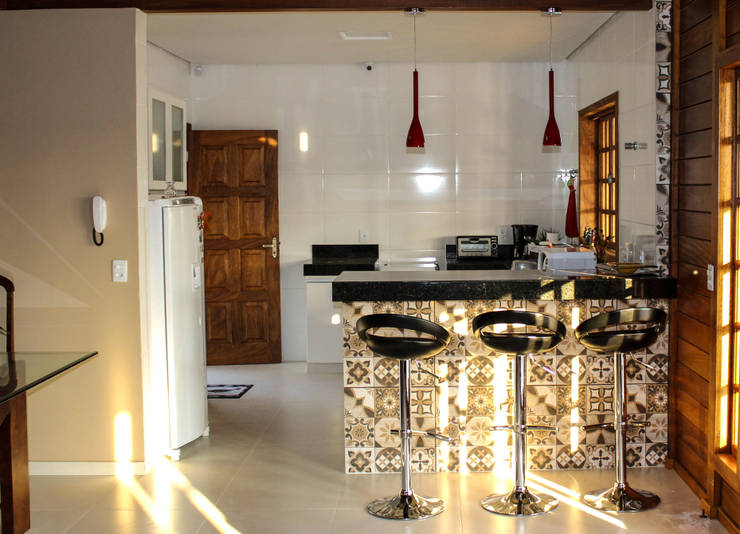  de estilo  por CASA & CAMPO - Casas pré-fabricadas em madeiras