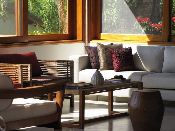 Livings de estilo  por Studio LK Arquitetura e Interiores