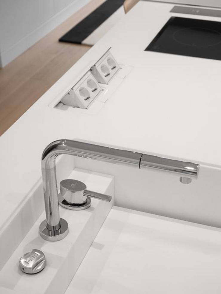  Kitchen by Ana Maria Timóteo _ arquitecta, Minimalist   