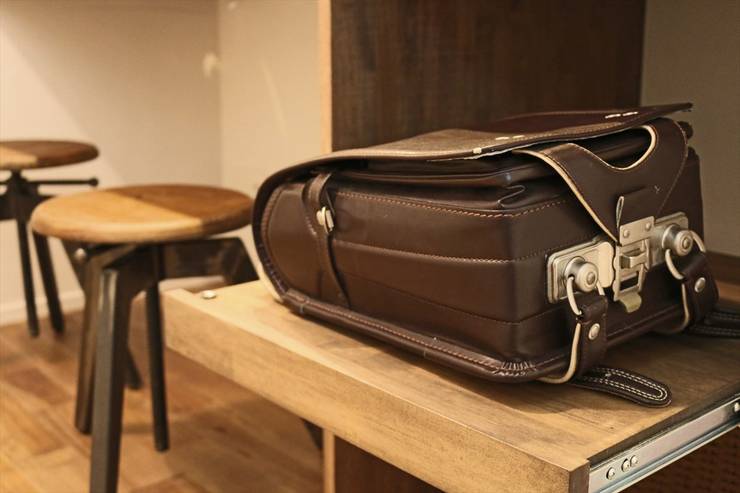 Dormitorios infantiles de estilo  por ジャストの家