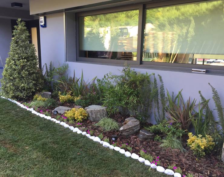 Más de 20 jardines para decorar la entrada de tu casa (sobre todo si es