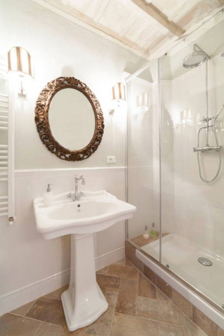  حمام تنفيذ STUDIO ARCHIFIRENZE