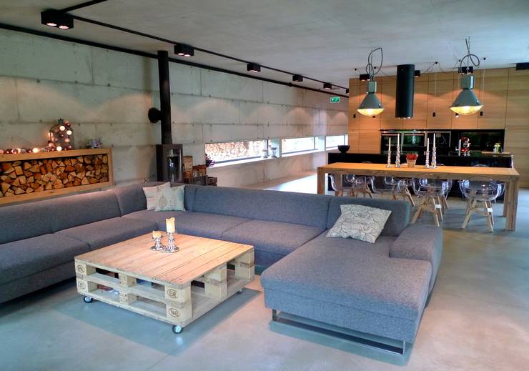 Salas / recibidores de estilo  por seweryn pracownia