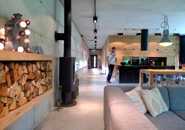 Salas / recibidores de estilo  por seweryn pracownia