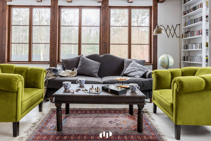 Livings de estilo  por dziurdziaprojekt